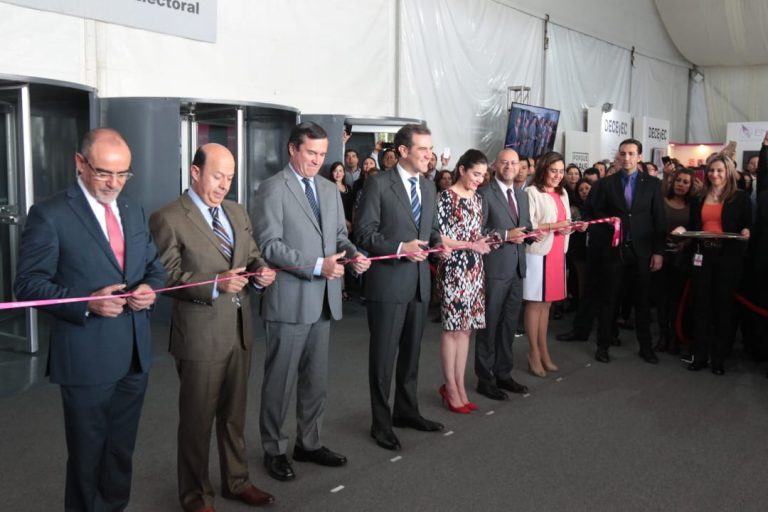 Inauguración de la Macrosala de Prensa