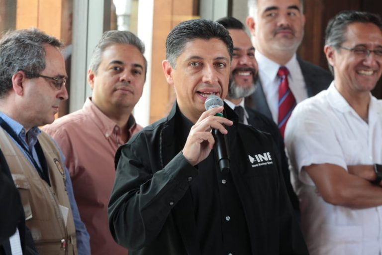 Centro de Captura y Verificación. (CAT Centro de Acopio y Transmisión de Datos)