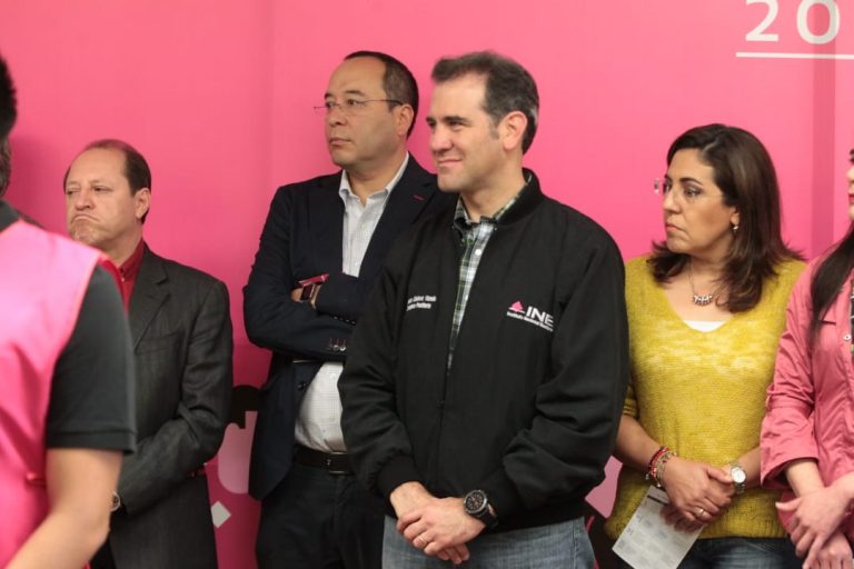 Centro de Captura y Verificación. (CAT Centro de Acopio y Transmisión de Datos)