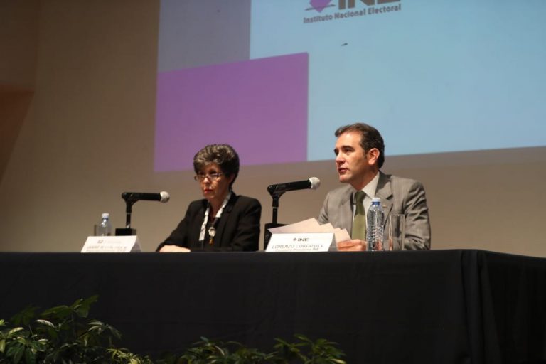 Janine Otálora Malassis, Magistrada Presidenta del TEPJF y  Lorenzo Córdova Vianello, Consejero Presidente del INE.