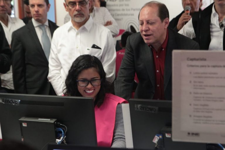 Centro de Captura y Verificación. (CAT Centro de Acopio y Transmisión de Datos)