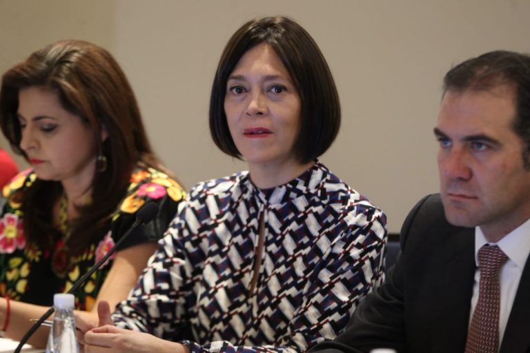 Adriana Favela Herrera, Consejero Electoral y  Lorenzo Córdova Vianello Consejero Presidente del INE