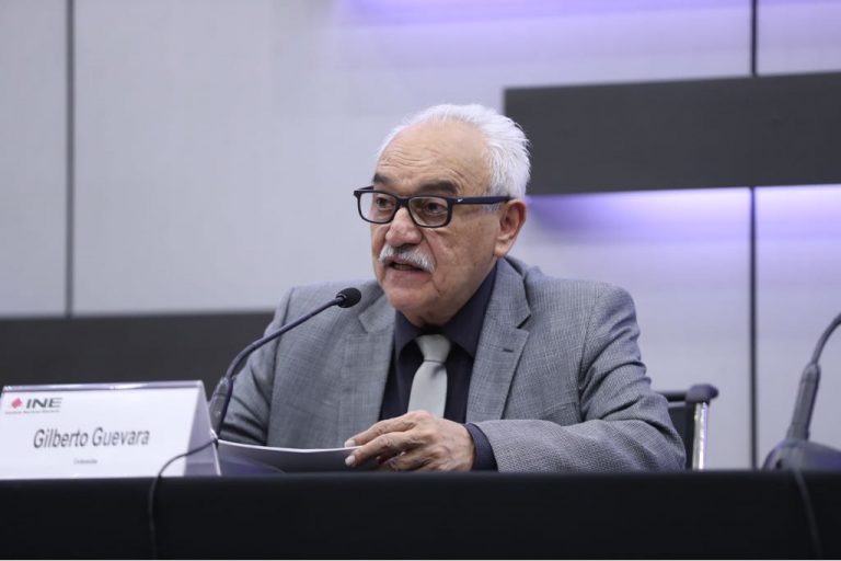 Gilberto Guevara Niebla.