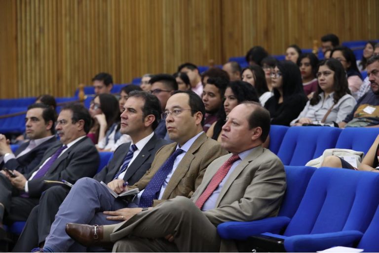 Conferencia Magistral Movimiento Estudiantil del 68 y la Democracia, impartida por Gilberto Guevara Niebla.