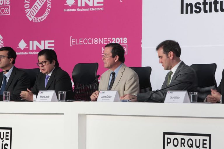 Conferencia de Prensa sobre Encuestas Electorales.