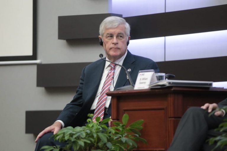 William Sweeney Presidente y Director Ejecutivo de la Fundación Internacional para Sistema Electorales (IFES).