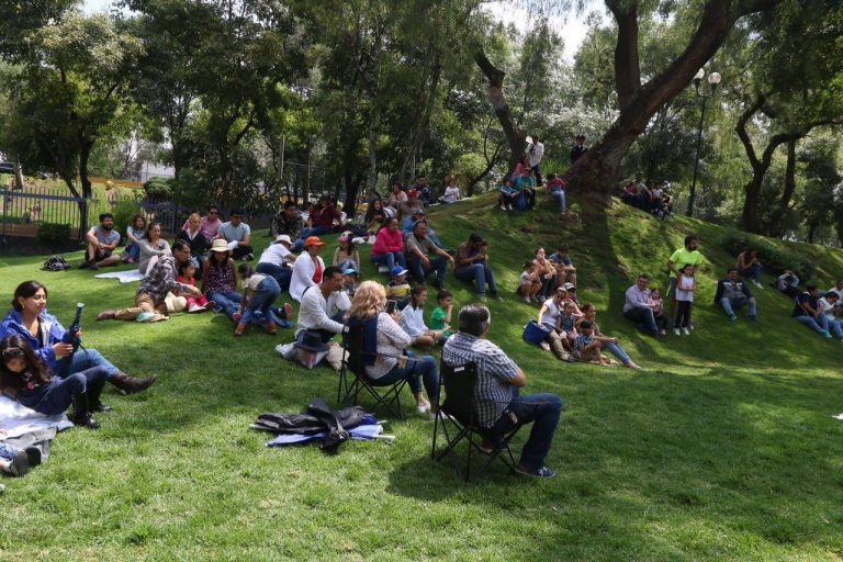 Participación de publico en el Pic Nic Literareo