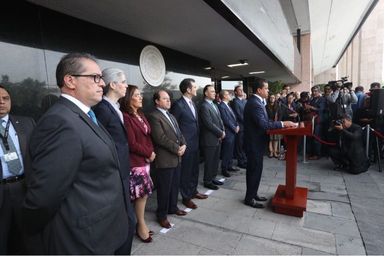 Edgar Romo García, Presidente de la Cámara de Diputados en la conferencia de prensa durante entrega de documentación electoral en el marco de la LXIV Legislatura.