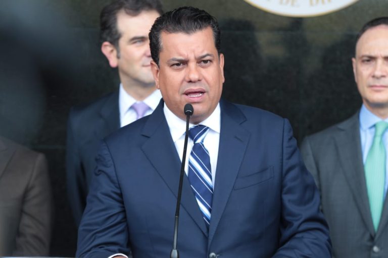 Edgar Romo García, Presidente de la Cámara de Diputados en la conferencia de prensa durante entrega de documentación electoral en el marco de la LXIV Legislatura.