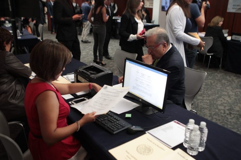 Entrega de documentación electoral en el marco de la LXIV Legislatura.