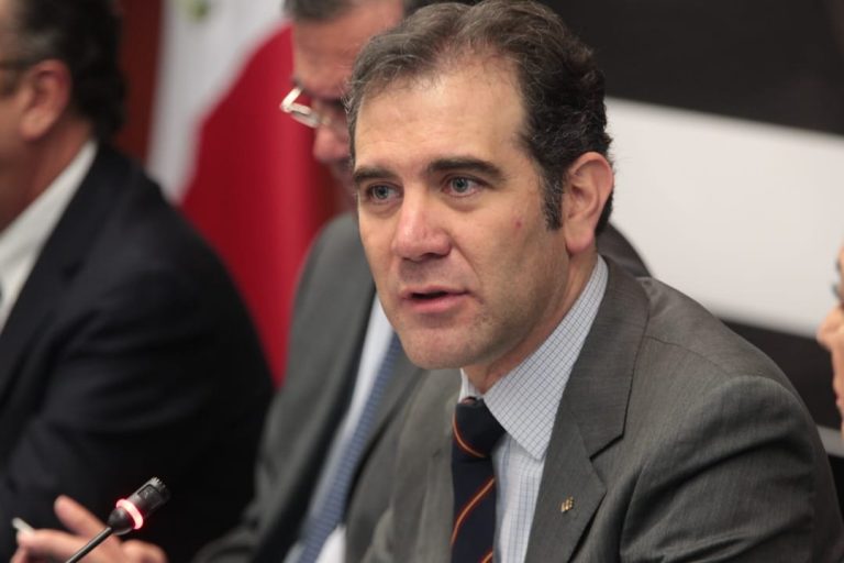 Lorenzo Córdova Vianello, Consejero Presidente del INE en la Recepción de documentación electoral en el marco de la LXIV Legislatura.