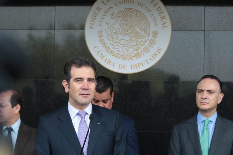 Lorenzo Córdova Vianello, Consejero Presidente del INE en la conferencia de prensa durante la entrega de documentación electoral en el marco de la LXIV Legislatura.