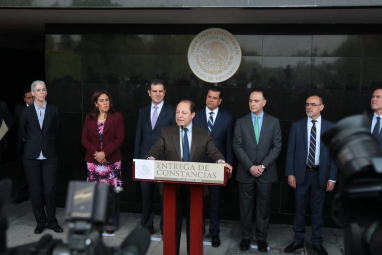 Marco Antonio Baños Martínez, Consejero Electoral  en la conferencia de prensa durante entrega de documentación electoral en el marco de la LXIV Legislatura.