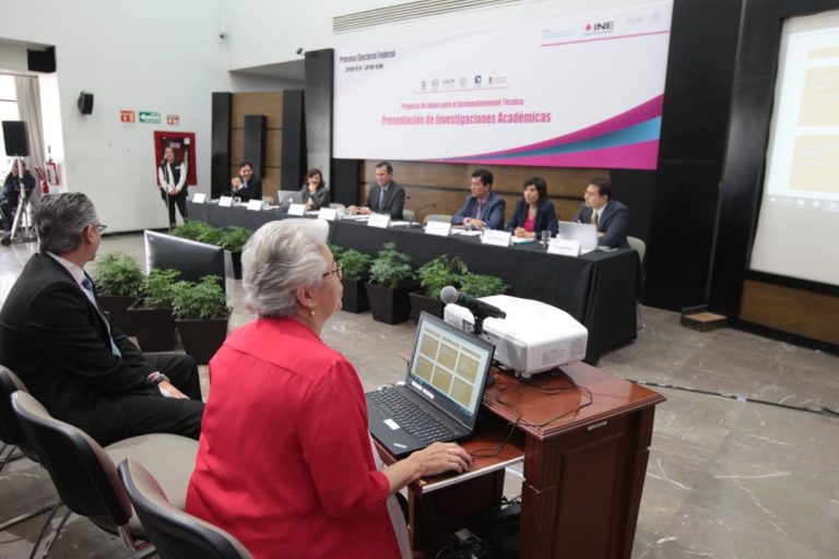 Presentación de investigaciones académicas para el acompañamiento técnico del PEF 2017-2018.