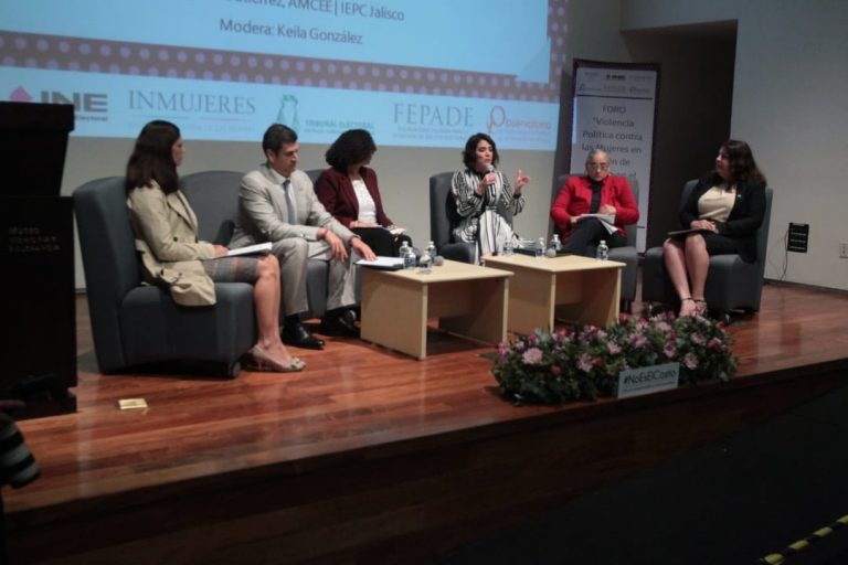 Conversatorio Institucional "Violencia política contra las mujeres en el Proceso Electoral: Realidad y acciones para afrontarla" en el  Foro: Violencia Política contra las Mujeres en Razón de Género en el Proceso Electoral 2017-2018.