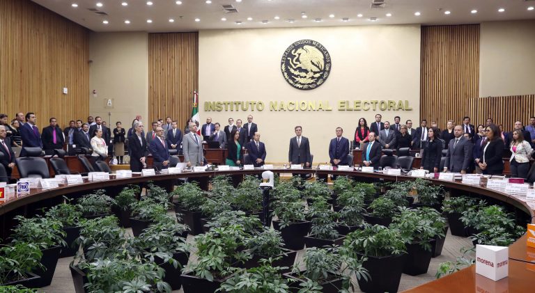 Minuto de silencio en honor a Kofi Annan Ex-secretario de la ONU, durante la Sesión Ordinaria del Consejo General.