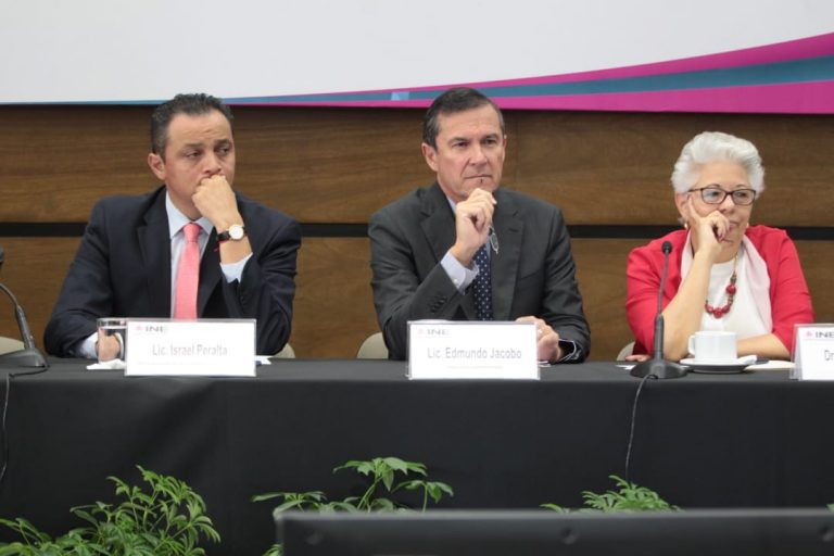 Presentación de investigaciones académicas para el acompañamiento técnico del PEF 2017-2018.