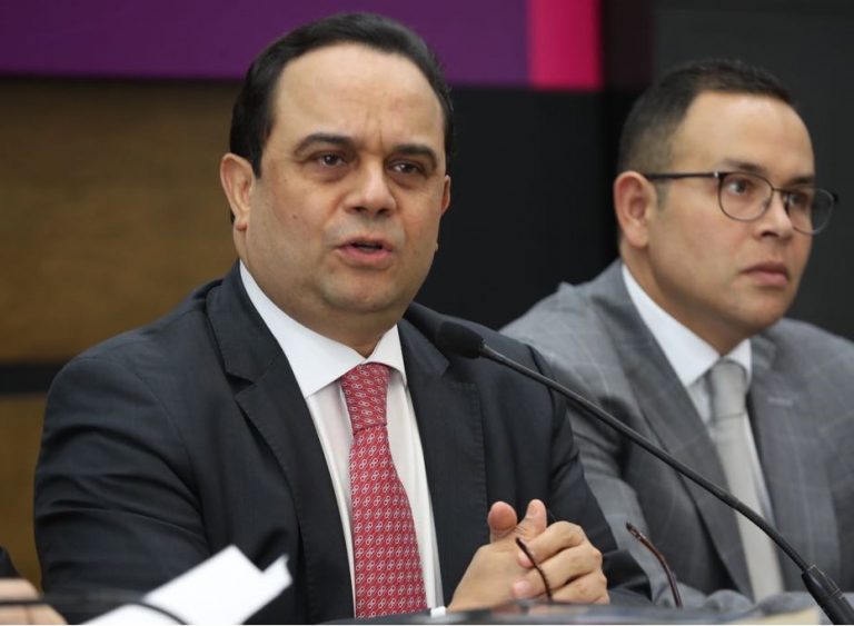 Francisco Javier Acuña Llamas, Comisionado Presidente del INAI.