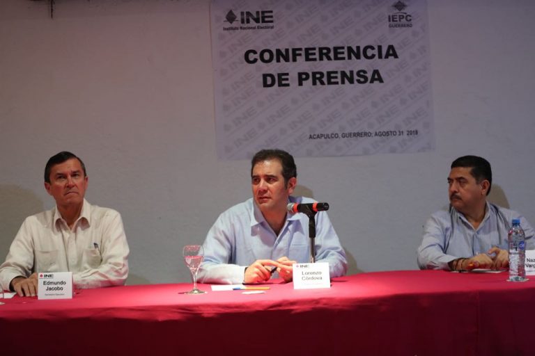 Edmundo Jacobo Molina, Secretario Ejecutivo, Lorenzo Córdova Vianello, Consejero Presidente del INE y José Nazarín Vargas, Presidente del Instituto Electoral y de Participación Ciudadana del Estado de Guerrero.