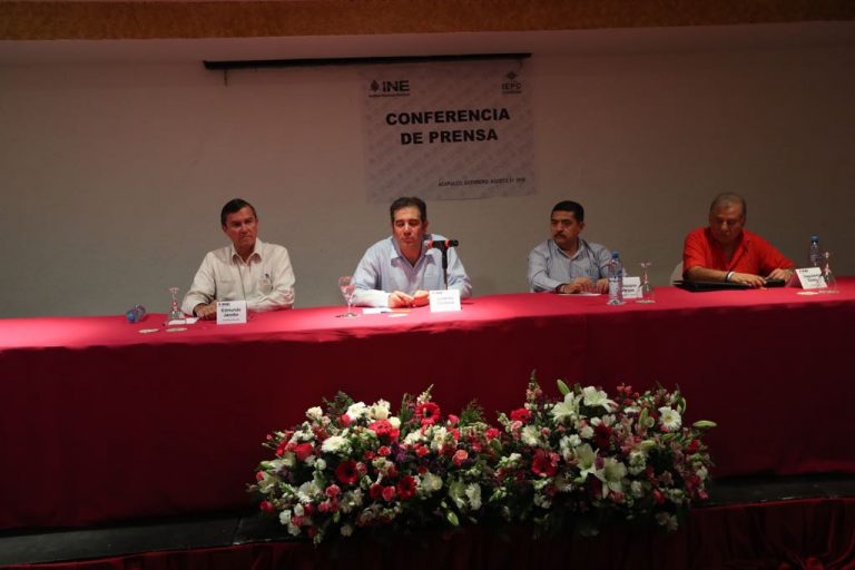 Conferencia de prensa en la Gira de trabajo del Consejero Presidente del INE Lorenzo Córdova Vianello, por el estado de Guerrero.