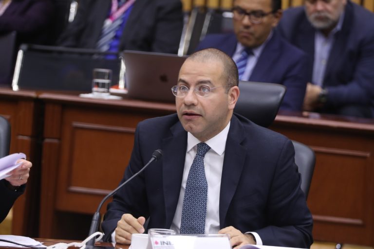 Roberto Ruíz Saldaña, Consejero Electoral.