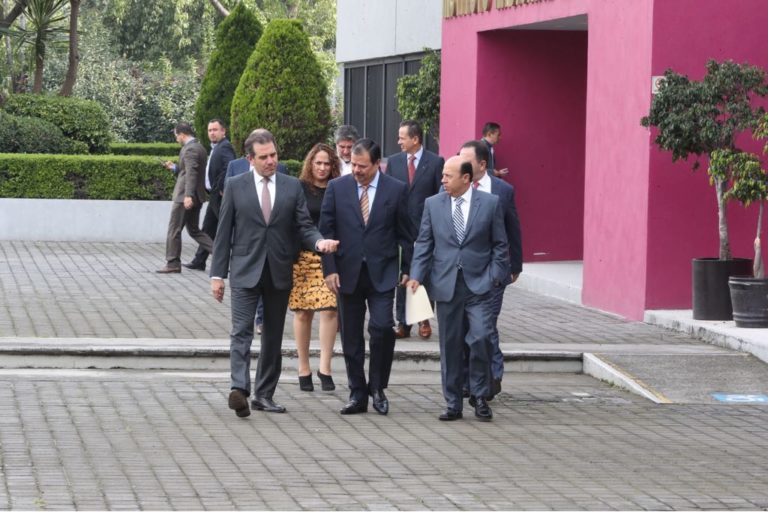 Firma de Convenio de Colaboración entre el Instituto Nacional Electoral y el Instituto Nacional Electoral.