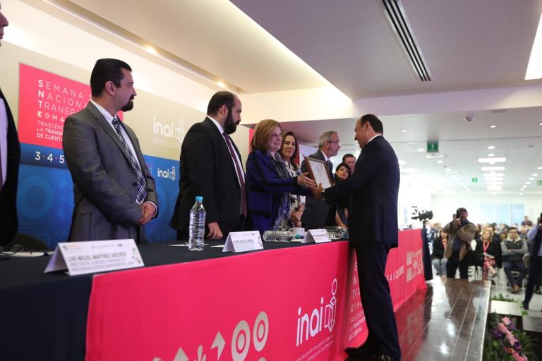 Enrique Andrade González, Consejero Electoral del INE en la Entrega de Premio a la innovación en transparencia 2018.