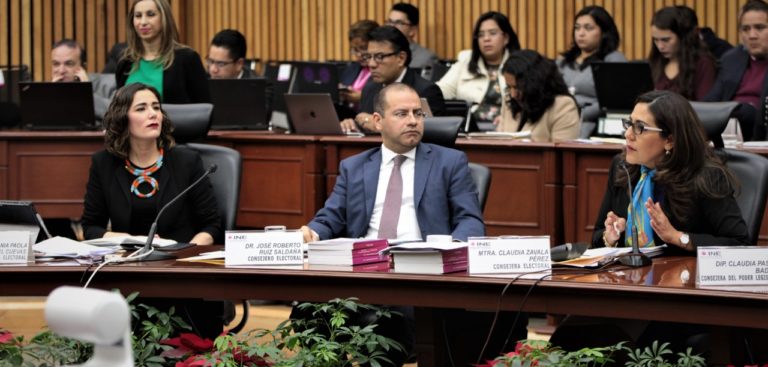 Dania Ravel Cuevas, Roberto Ruíz Saldaña y  Claudia Zavala Pérez, Consejeras y Consejero Electorales.