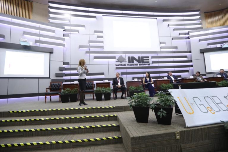 Mesa de Análisis 1. Innovación para crear ciudadanía. Como las TIC propician la participación ciudadana en la construcción de políticas públicas.