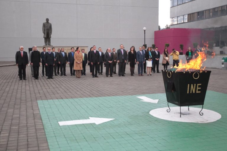 Ceremonia de Honores a la Bandera
