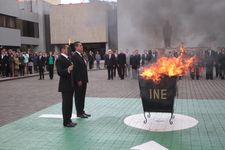 Ceremonia de Honores a la Bandera