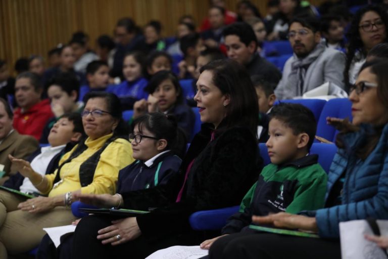 Presentación del Libro “Explorando la Democracia”.