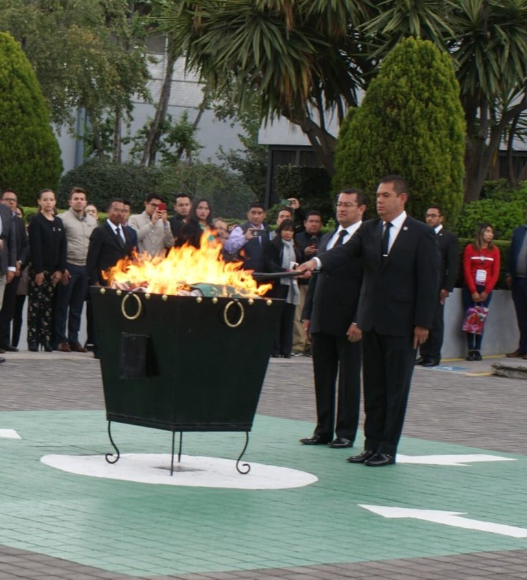 Ceremonia de Honores a la Bandera