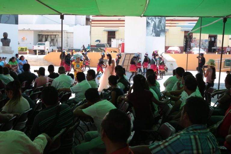 Reunión del Consejero Presidente del INE Lorenzo Córdova Vianello con el Consejo Municipal Comunitario de la Honorable Casa de los pueblos de Ayutla de los Libres.