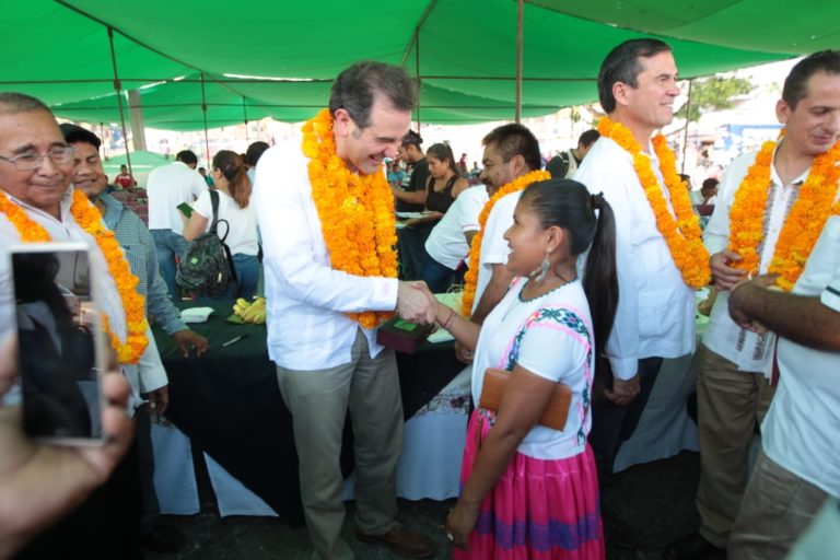 Reunión del Consejero Presidente del INE Lorenzo Córdova Vianello con el Consejo Municipal Comunitario de la Honorable Casa de los pueblos de Ayutla de los Libres.