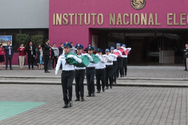 Ceremonia de Honores a la Bandera