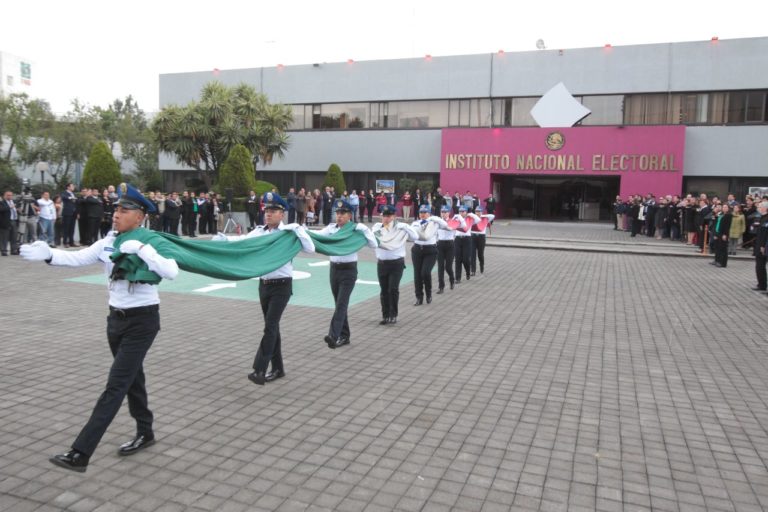Ceremonia de Honores a la Bandera