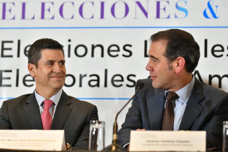 Héctor Marcos Díaz Santana Titular de la FEPADE y Lorenzo Córdova Vianello, Consejero Presidente del INE.