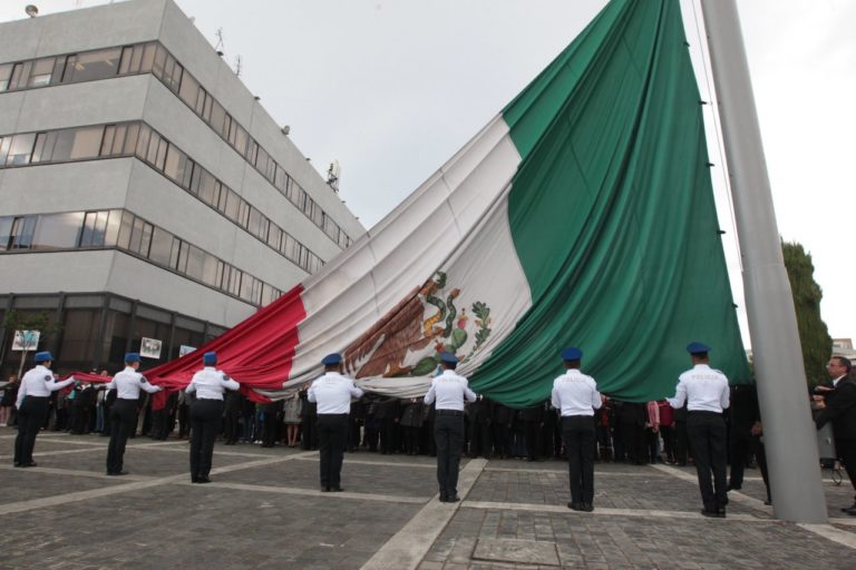 Ceremonia de Honores a la Bandera