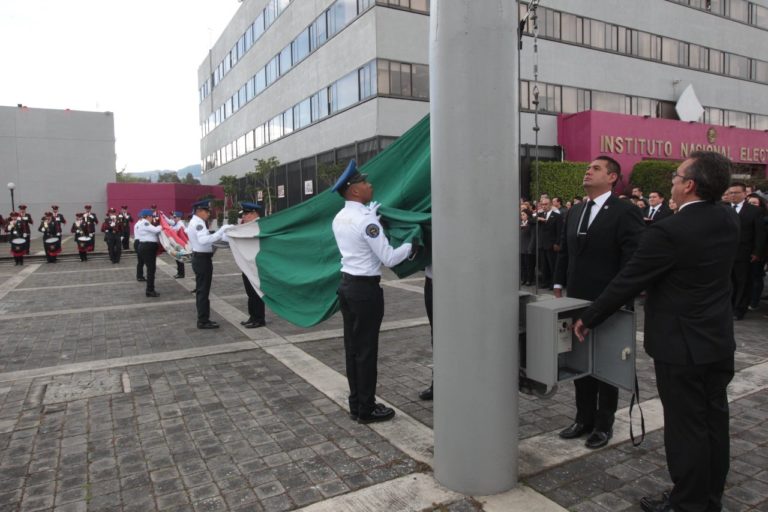 Ceremonia de Honores a la Bandera
