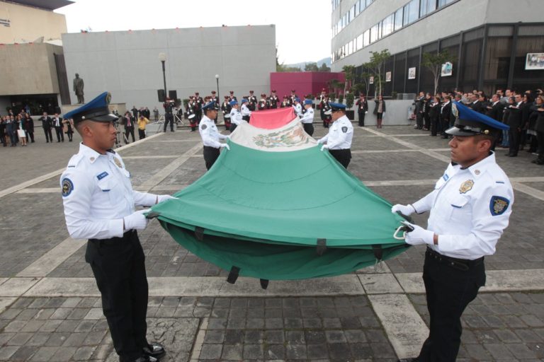 Ceremonia de Honores a la Bandera