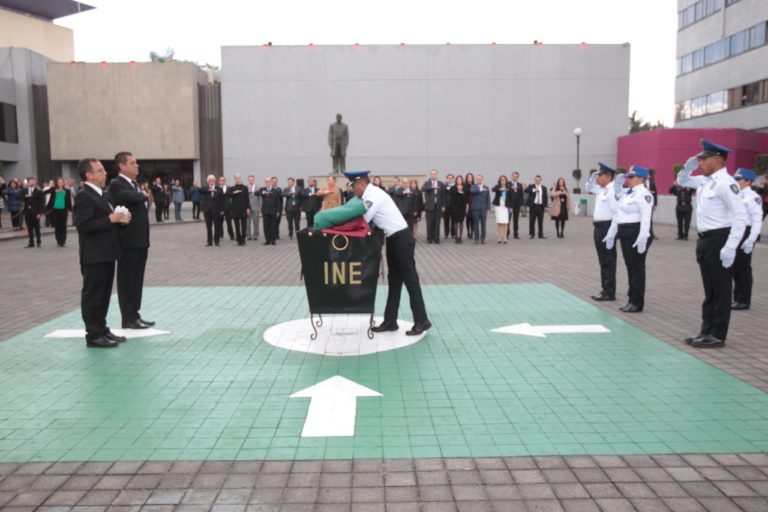 Ceremonia de Honores a la Bandera