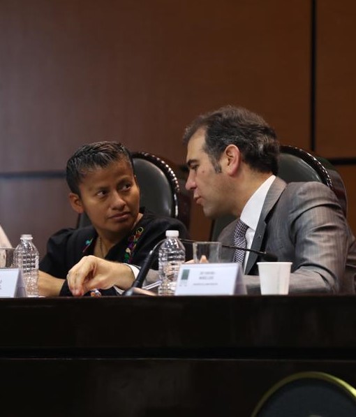 Irma Juan Carlos Presidenta de la Comisión de Pueblos Indígenas de la Cámara de Diputados, LXIV Legislatura y .- Lorenzo Córdova Vianello, Consejero Presidente del INE.