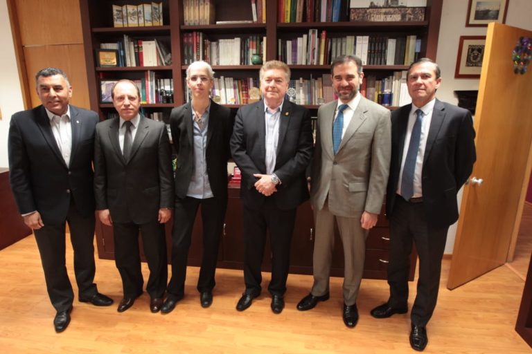 (De izq. a der.) Francisco Rueda Gómez, Secretario General de Gobierno de Baja California, Marco Antonio Baños Martínez Consejero Electoral, Pamela San Martín Ríos y Valles Consejera Electoral, Francisco Vega de La Madrid Gobernador de Baja California, Lorenzo Córdova Vianello,  Consejero Presidente del INE y Edmundo Jacobo Molina Secretario Ejecutivo del INE.