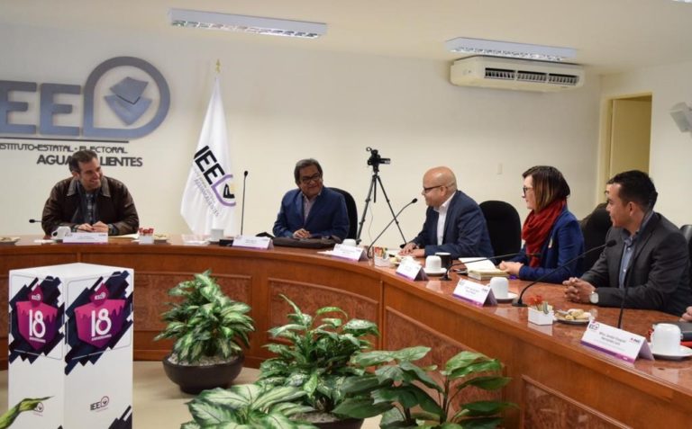 Reunión en el Instituto Electoral de Aguascalientes con el Consejero Presidente Fernando Landeros.