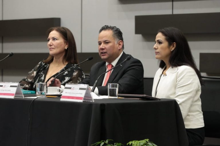 Yolanda Elías Calles Cantú, Consejera Electoral Querétaro, Santiago Nieto Castillo Titular de la Unidad de Inteligencia Financiera de la Secretaría de Hacienda y Claudia Zulema Garnica Pineda Consejera Electoral del IEE de Nayarit.