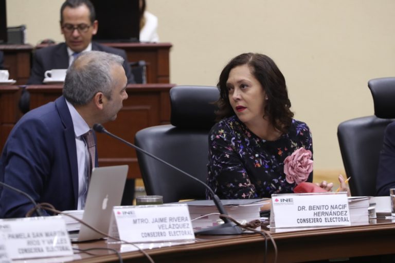 Benito Nacif Hernández y Adriana Favela Herrera Consejeros Electorales.