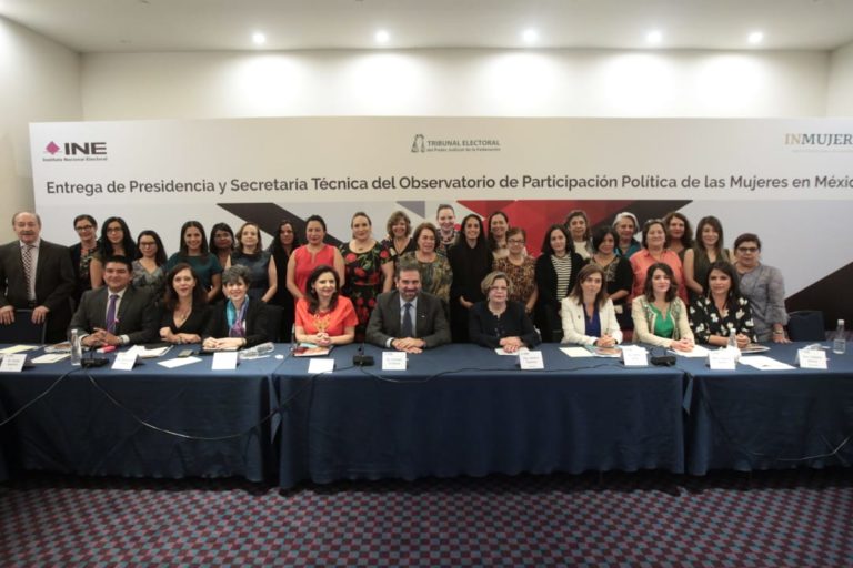 Entrega del Observatorio de Participación Política de las Mujeres en México, al Instituto Nacional de las Mujeres (INMUJERES).