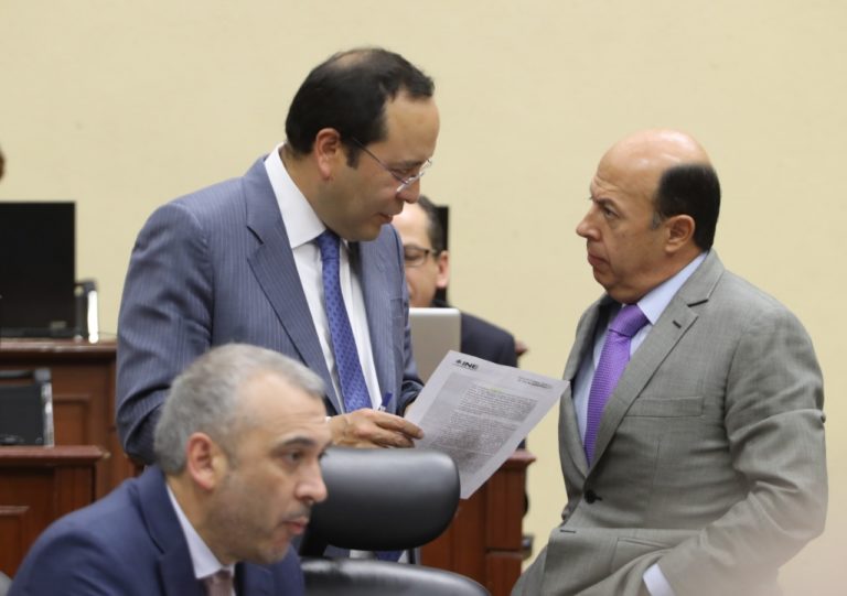 Benito Nacif Hernández, Ciro Murayama Rendón y Enrique Andrade González, Consejeros Electorales.