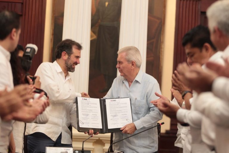 Lorenzo Córdova Vianello, Consejero Presidente del INE y Enrique Priego Oropeza Presidente del Tribunal Superior de Justicia de Tabasco.